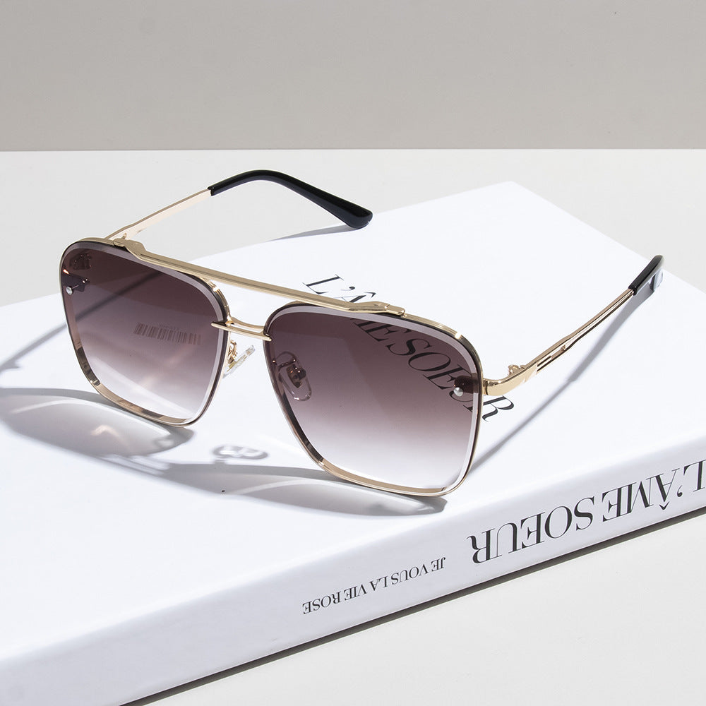 UV-protective and glare-reducing sunglasses