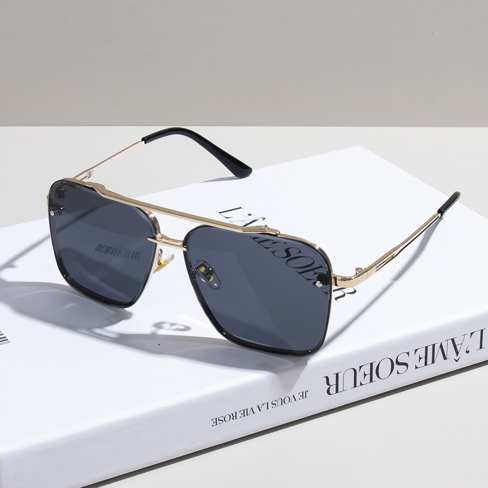 UV-protective and glare-reducing sunglasses