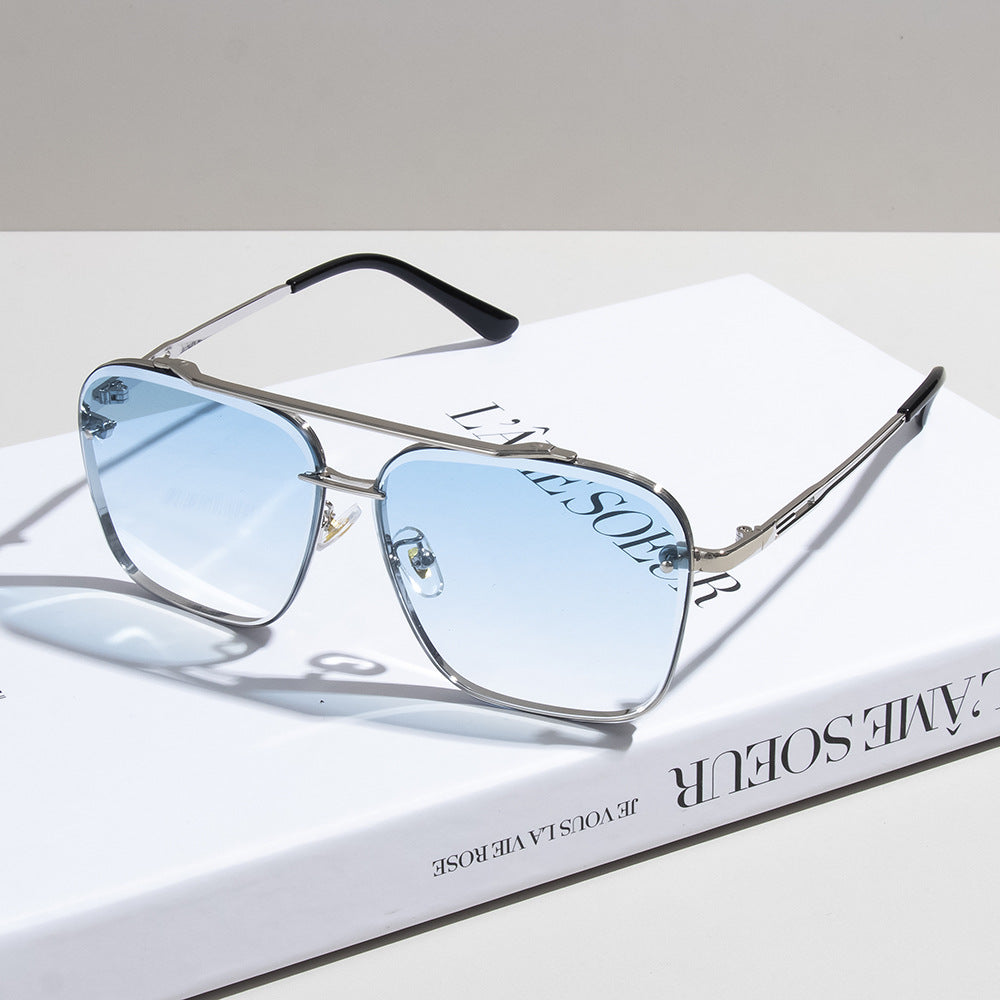 UV-protective and glare-reducing sunglasses