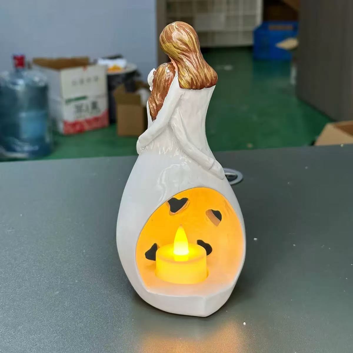 LED Resin Hug Candle Holder