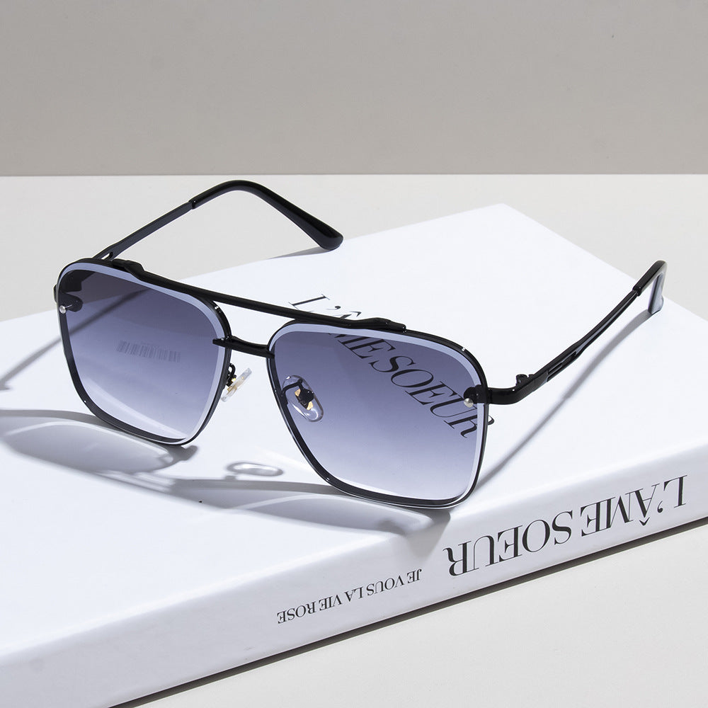 UV-protective and glare-reducing sunglasses