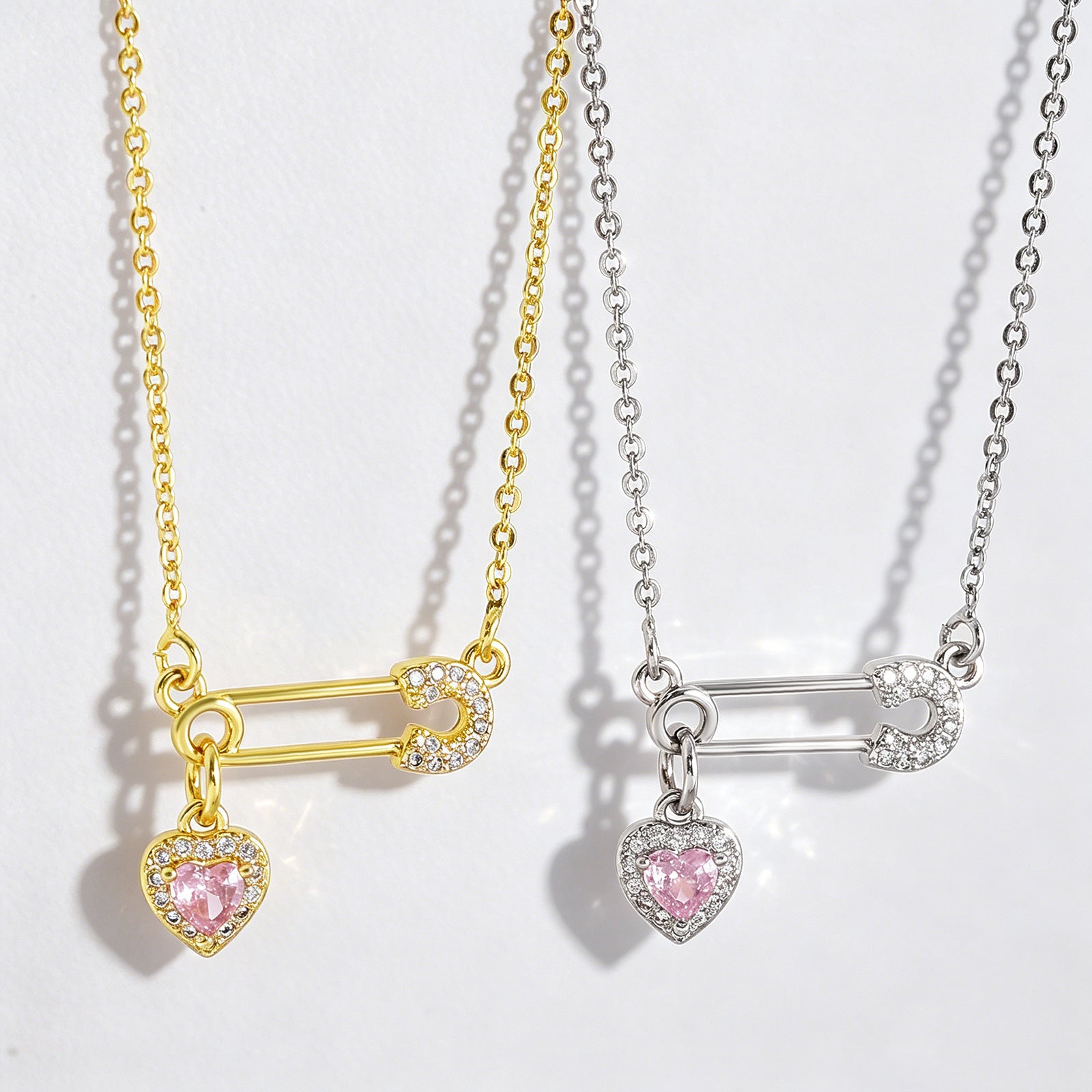 Copper-Inlaid Zircon Heart Pendant Necklace, Heart-Shaped Clavicle Chain