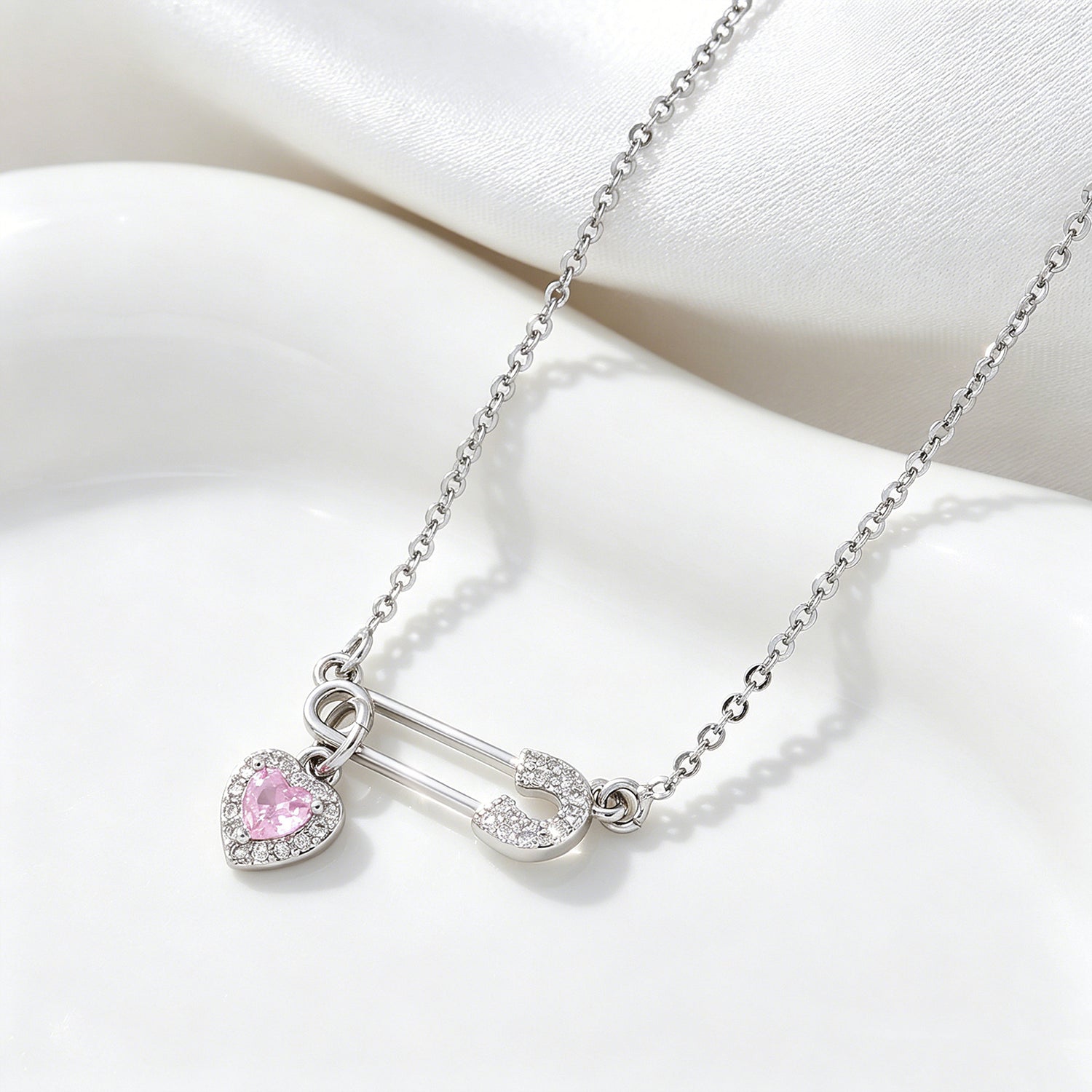 Copper-Inlaid Zircon Heart Pendant Necklace, Heart-Shaped Clavicle Chain