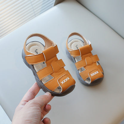 Baby shoes with openwork woven sole