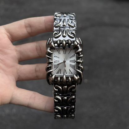 Claw Design Retro Quartz Watch