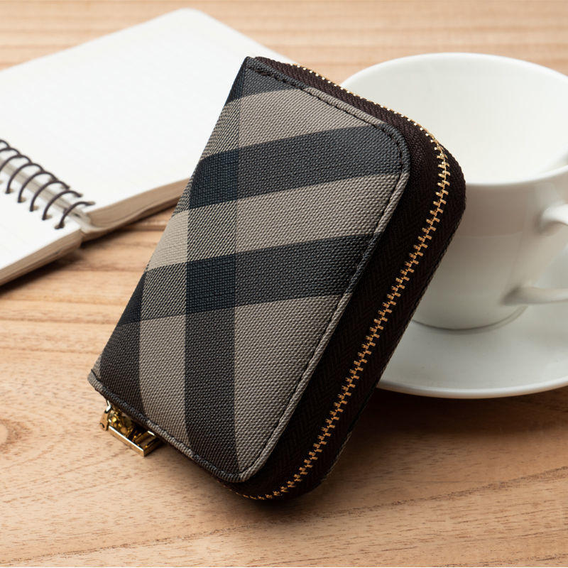 Lychee Pattern Accordion Card Holder